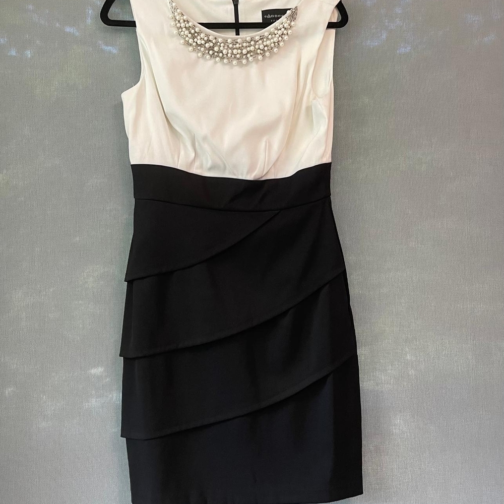 Connected Apparel White and Cream Sheath Cocktail Dress